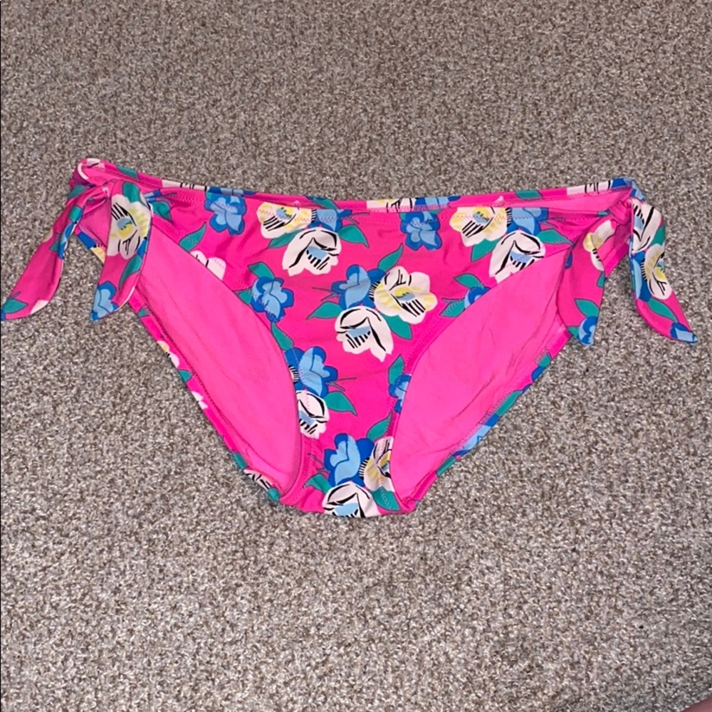 Aerie Pink with Blue Flowers Swim Bottom in Size M